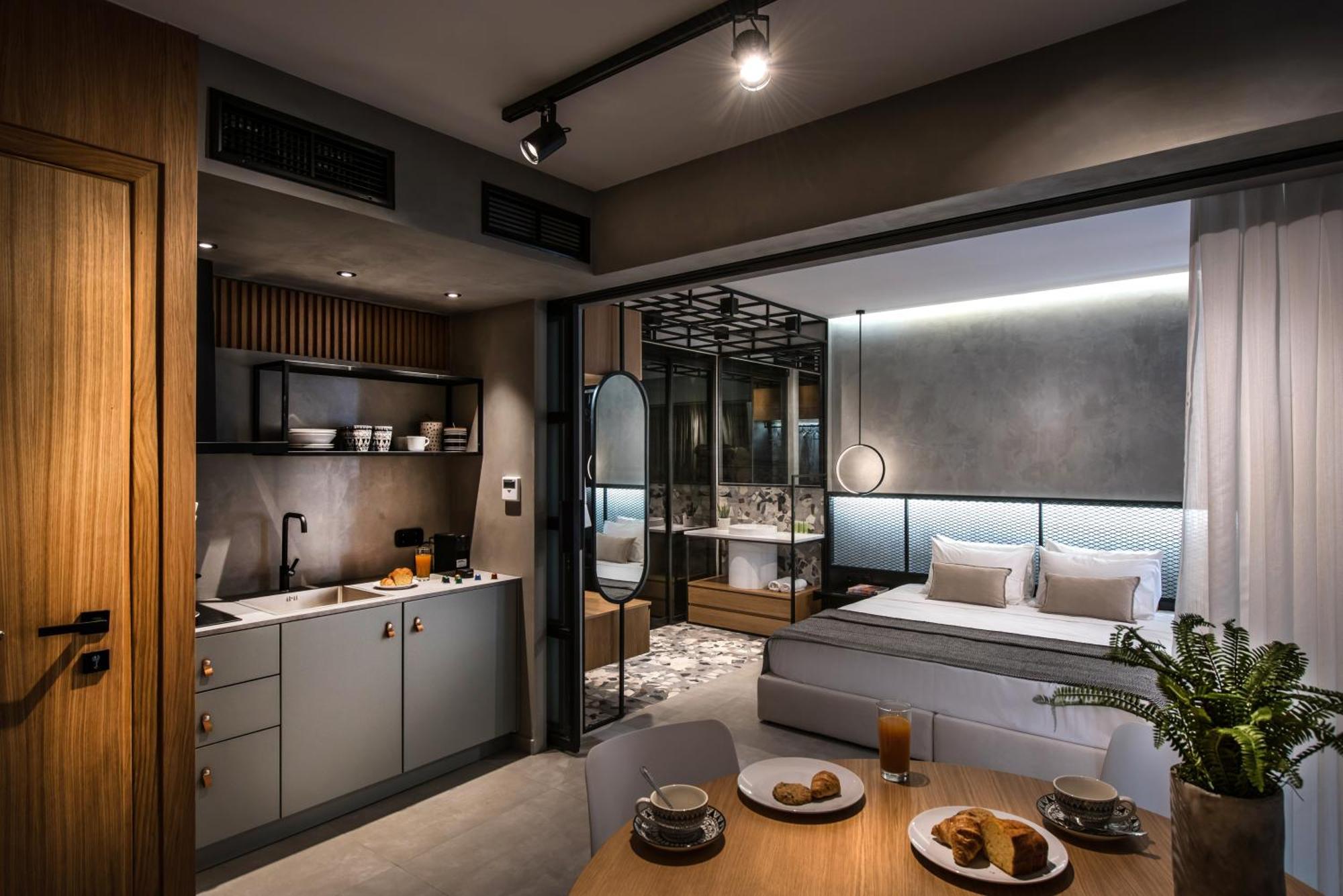 King's Blue, Urban Suites Heraklion  Bagian luar foto