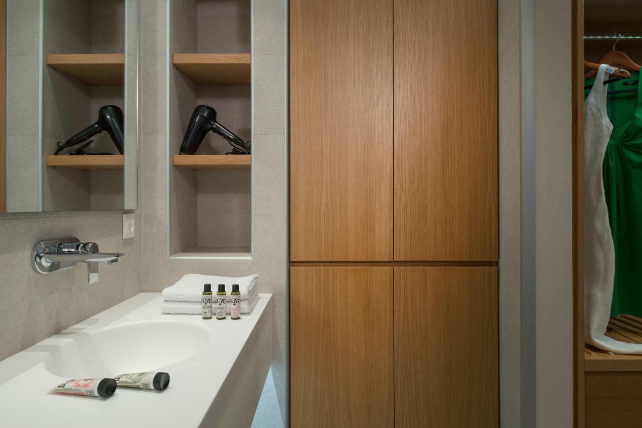 King's Blue, Urban Suites Heraklion  Bagian luar foto